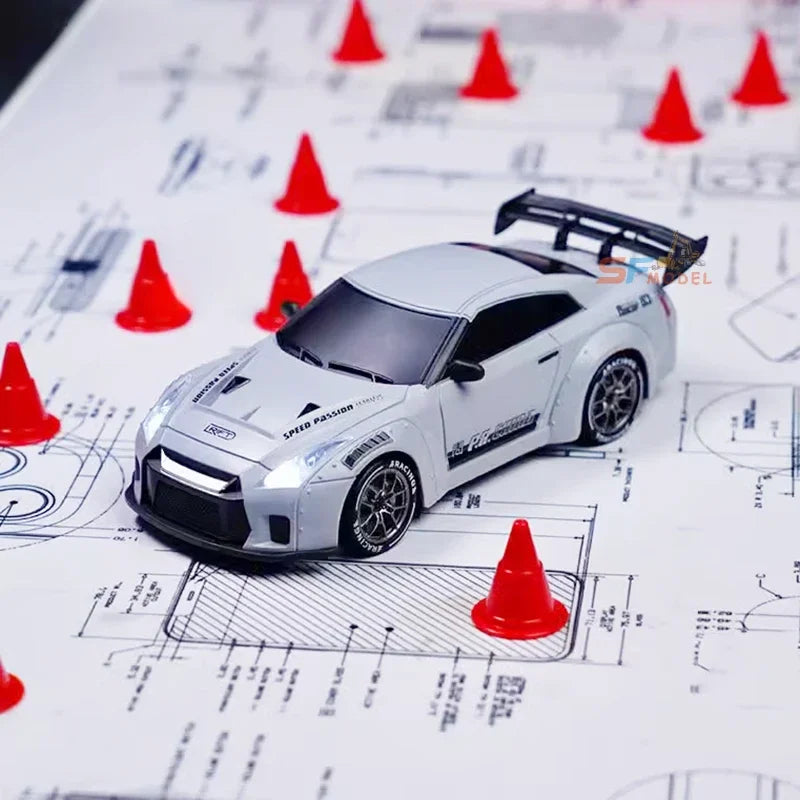 RC Drift Car 1/24 4WD Mini RC Drift Racing Model 2.4G Radio Full Scale with Light Professional Remote Control Car Boy Toy Gift
